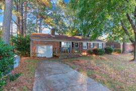 926 Thornbriar Court, Hampton, Virginia